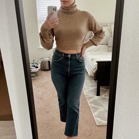 Aritzia Wilfred Rebecca Turtleneck - Picture 12 of 14